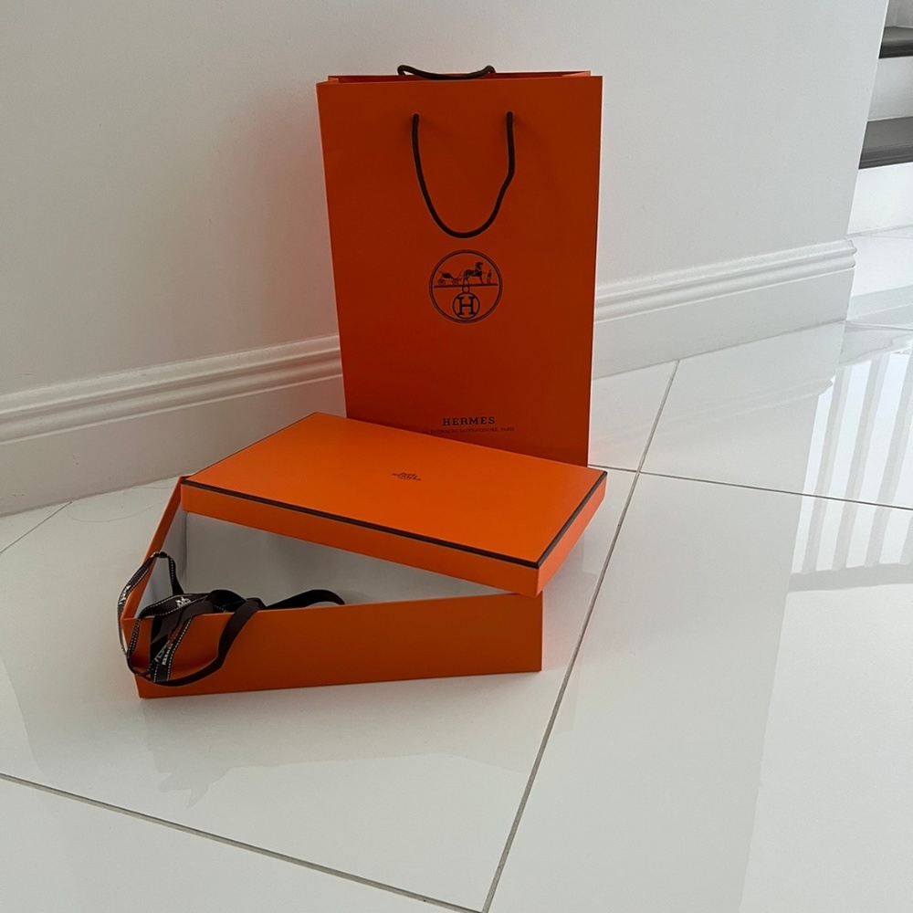 Hermes medium box and shopping bag